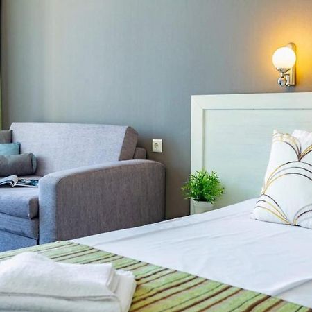 לוזנטס Oasis Del Mare Beach Front Hotel מראה חיצוני תמונה