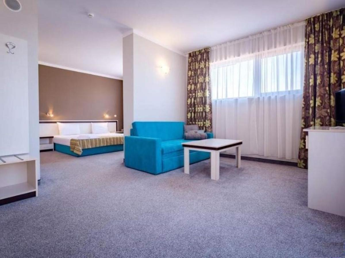 לוזנטס Oasis Del Mare Beach Front Hotel מראה חיצוני תמונה