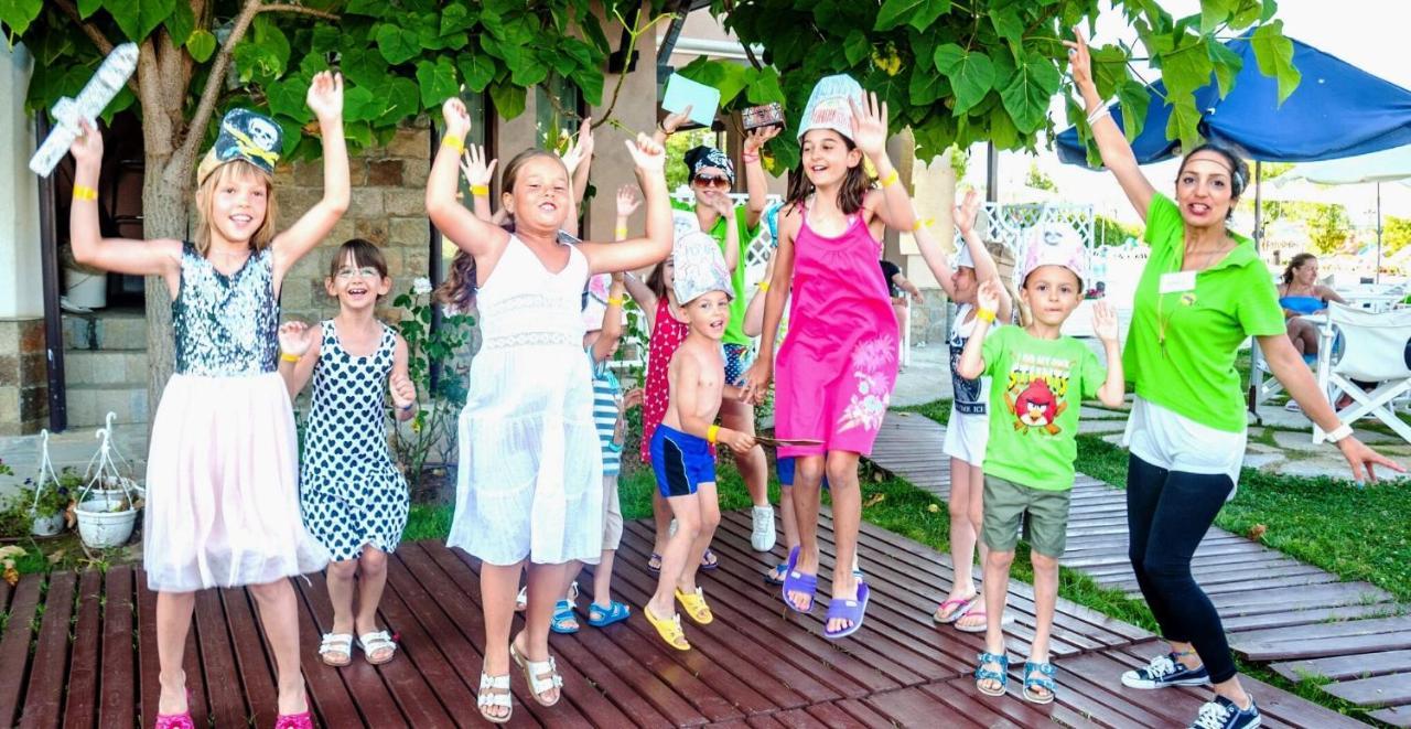 לוזנטס Oasis Del Mare Beach Front Hotel מראה חיצוני תמונה