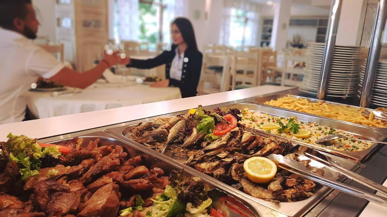לוזנטס Oasis Del Mare Beach Front Hotel מראה חיצוני תמונה
